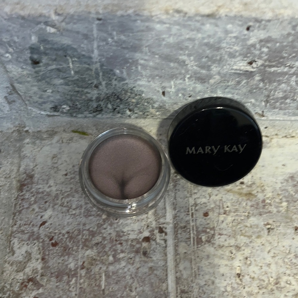 Mary Kay eye cream color